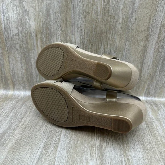 Aerosoles Light Rail 7.5 M Beige Gold Stretch‎ Band Straps Wedge Sandals - Picture 9 of 10